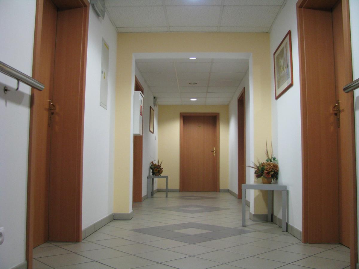 Gosciniec Tombor Aparthotel คาโตวีตเซ ภายนอก รูปภาพ