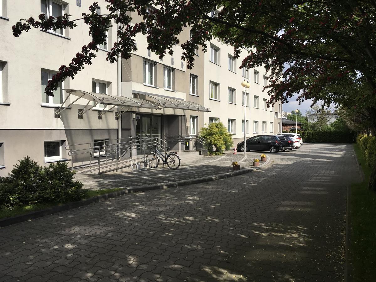 Gosciniec Tombor Aparthotel คาโตวีตเซ ภายนอก รูปภาพ